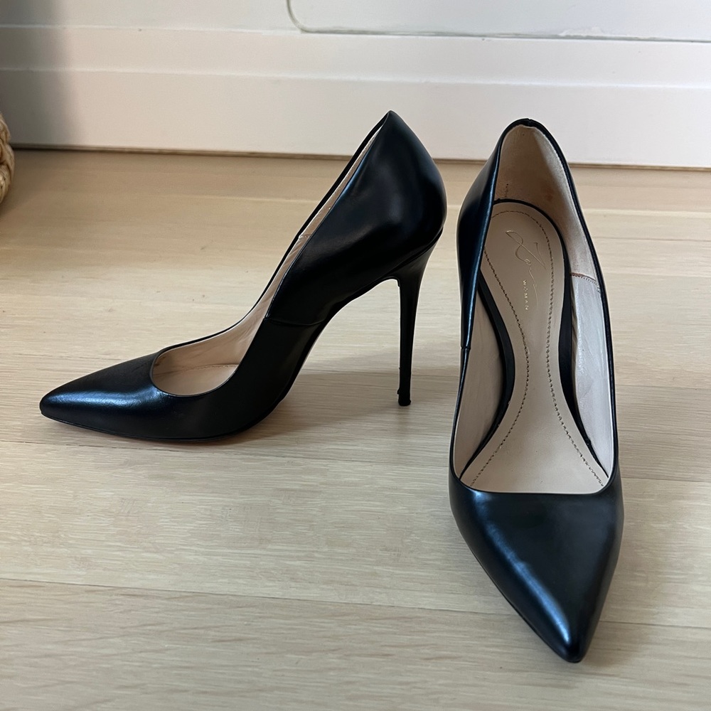 ZARA WOMAN 38 / US7 Black Leather Stiletto Pumps